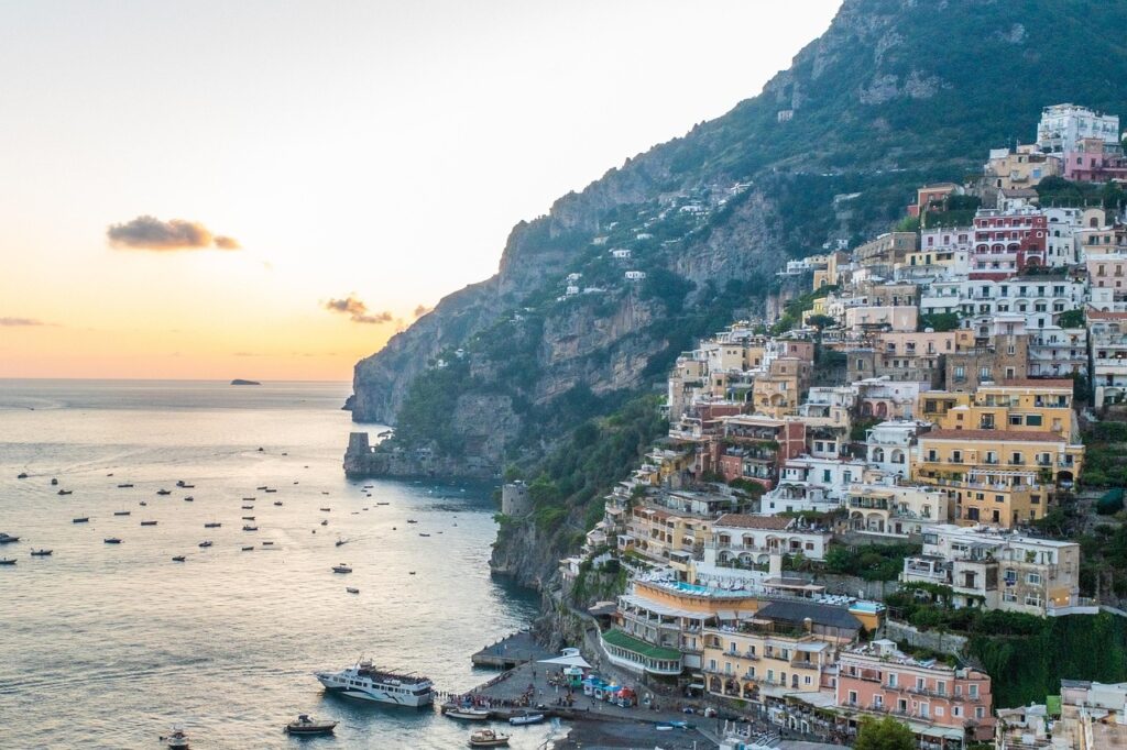 Sorrento – klasikinis itališkas poilsis su vaizdu į Vezuvijų
