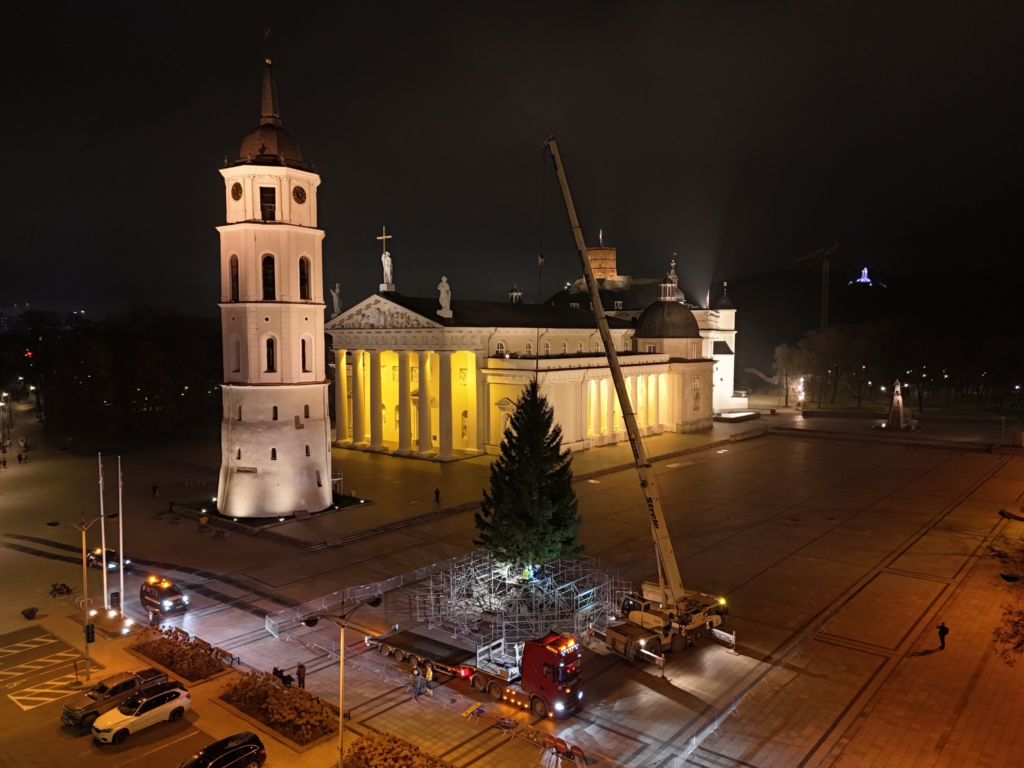 Kalėdinių eglių įžiebimai visoje Lietuvoje 2025: renginių datos ir vietos