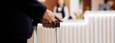 Apsaugota: Ką veikti viešbutyje kelionės metu: pramogos vakare