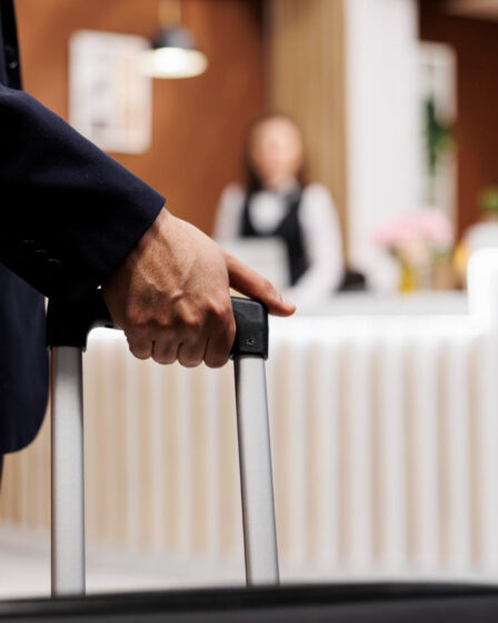 Ką veikti viešbutyje kelionės metu: pramogos vakare