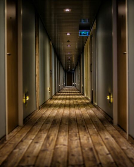 „Nemokamas“ viešbučio pervežimas kainuoja laiką, ne pinigus